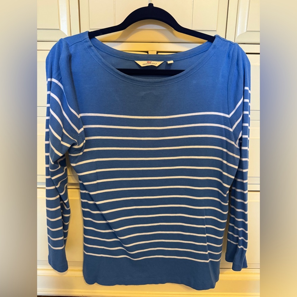 Vineyard Vines blue and white stripe 3/4 sleeve shirt
